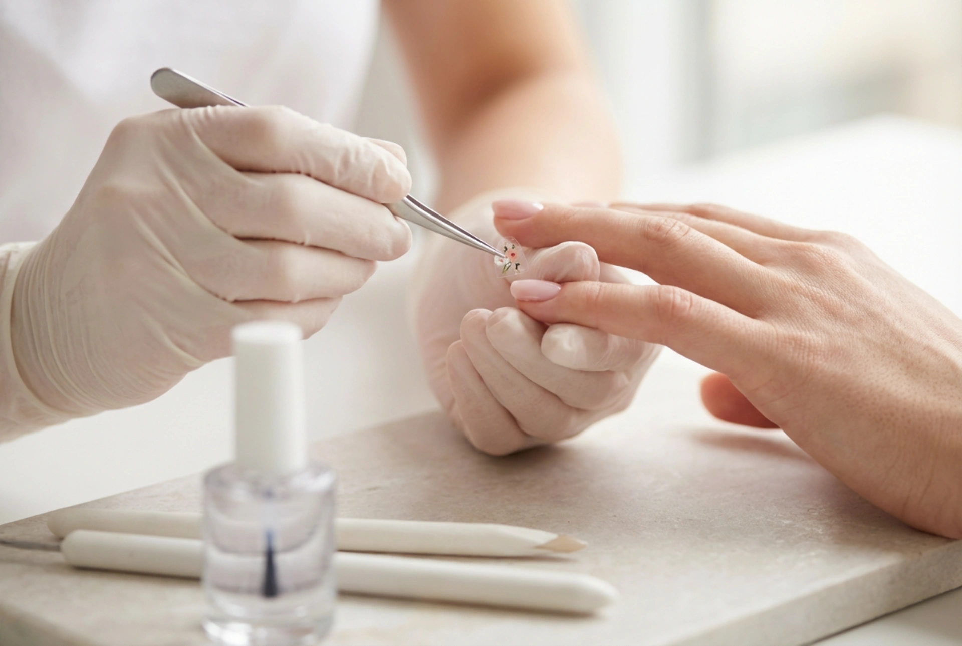 Kukalliset kynsitarrat: Rypytön levitys ja kestävä lopputulos